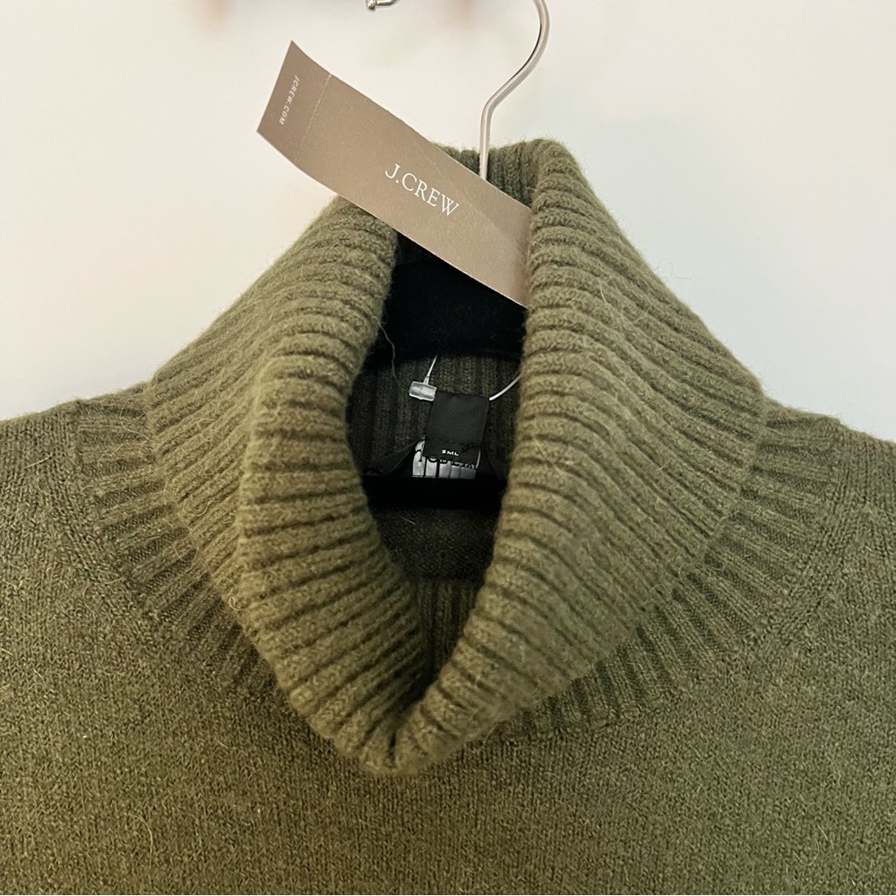 J crew green turtleneck sweater size large NWT - Picture 2 of 4